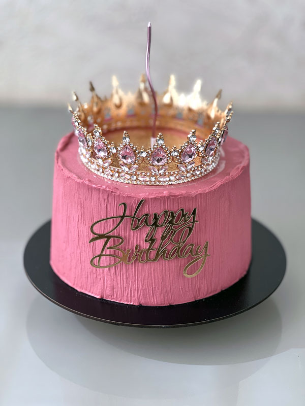Торт з короною рожевий