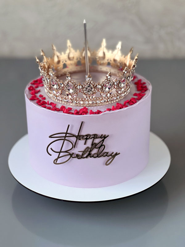 Торт з короною фіолетовий з сердечками