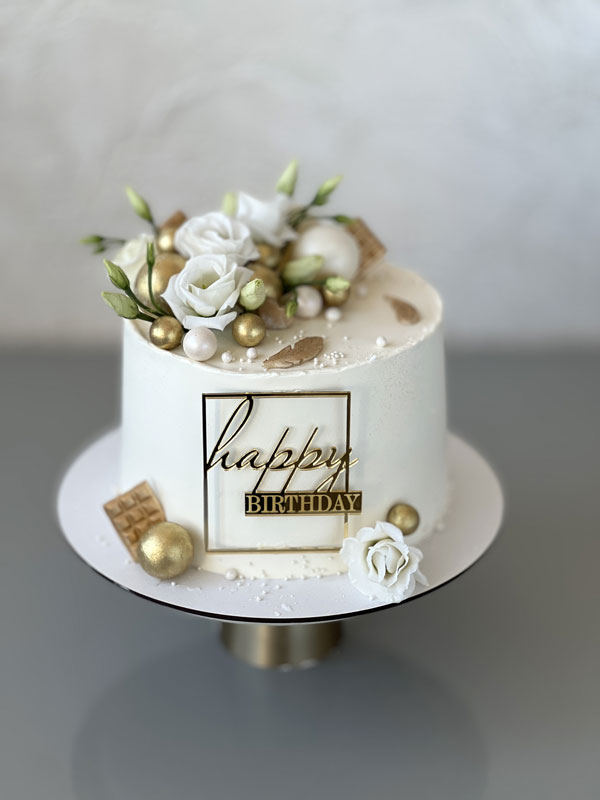 торт на День Народження з квітами