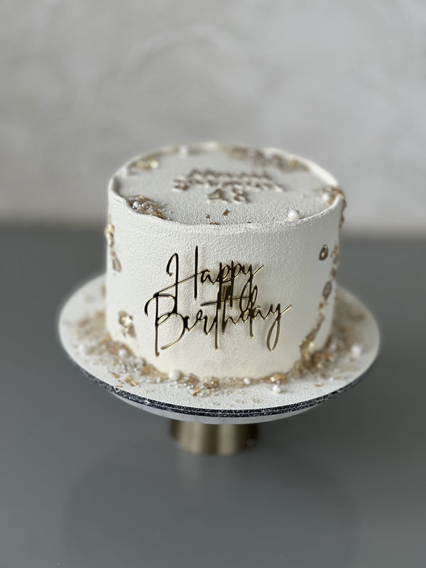 торт білий з велюром